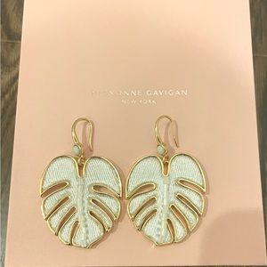 NWT Mignonne Gavigan Mini Palmer Dangle Earrings, White / Gold, Sold Out